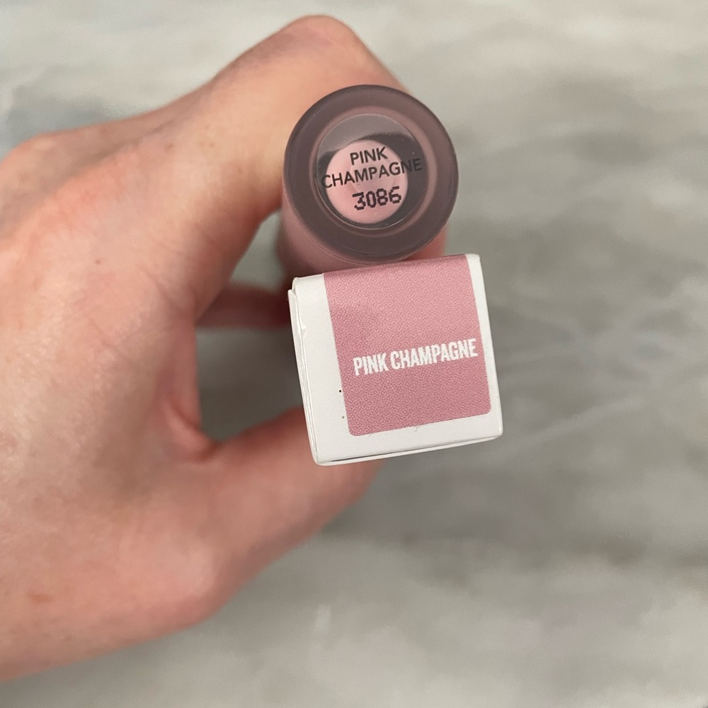 Buxom Full-on Plumping Lip Cream in Pink Champagne - Picture 2 of 3